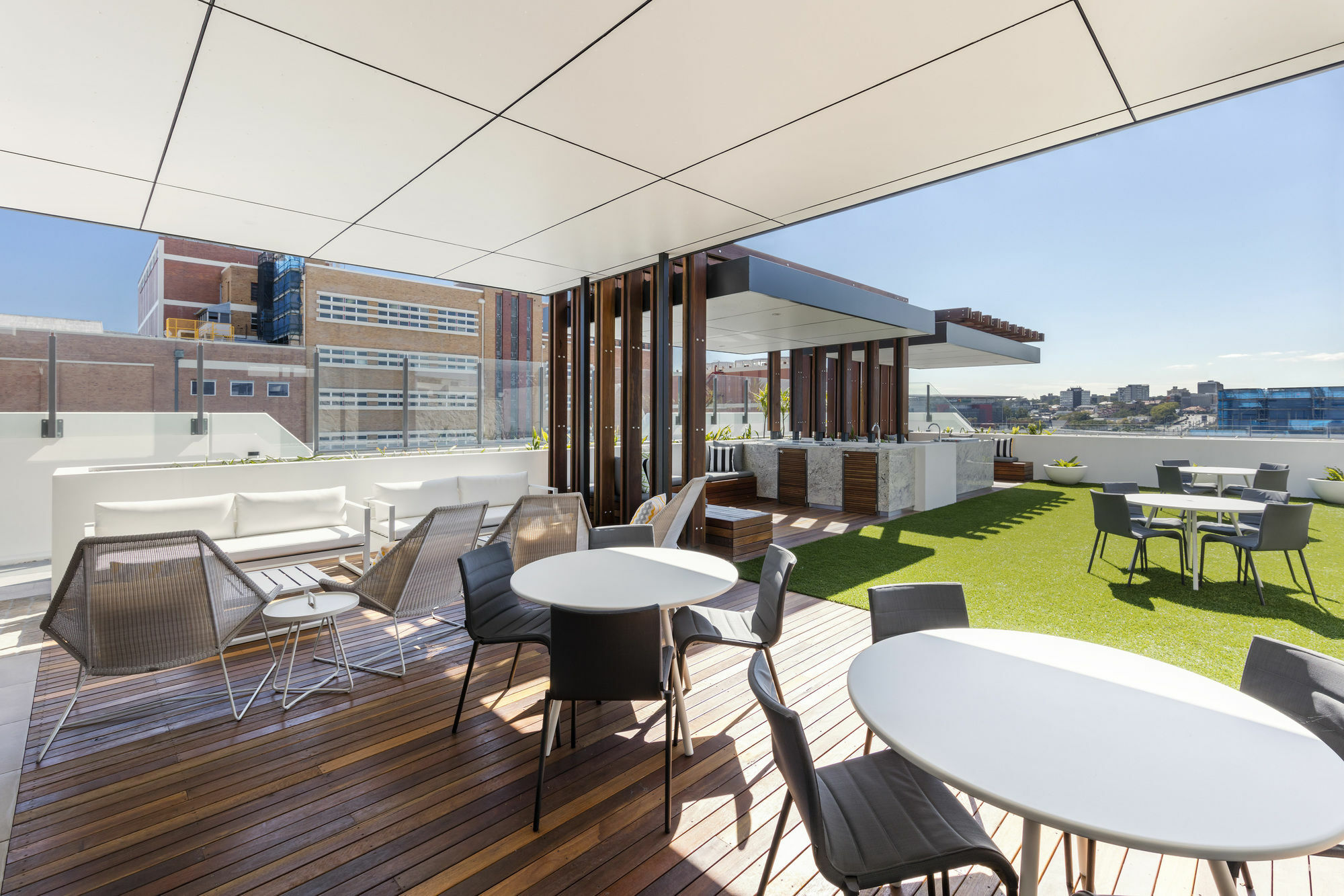 The Milton Brisbane Aparthotel Exterior photo